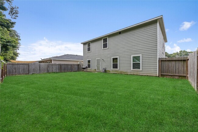 Building Photo - 15689 Del Norte Dr