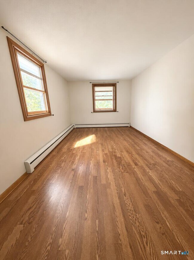 Building Photo - 44 Westphal St