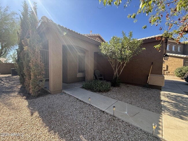 Building Photo - 28995 N Shannon Dr
