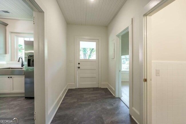 Building Photo - 5380 Guthrie Rd