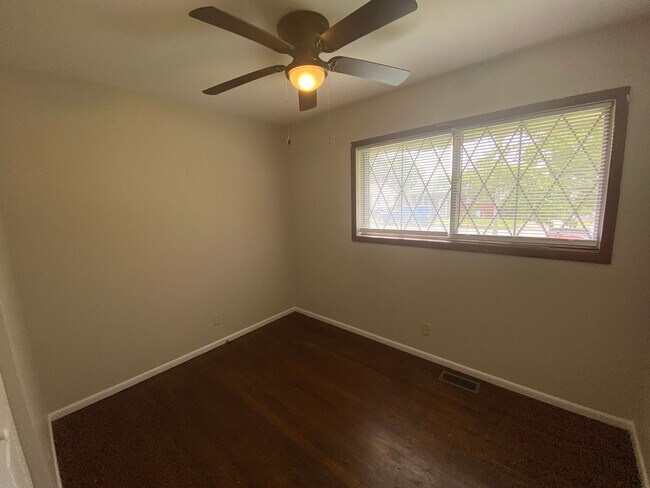 Building Photo - Welcome to Blueberry Hills located off Nicholasville Rd     20260615