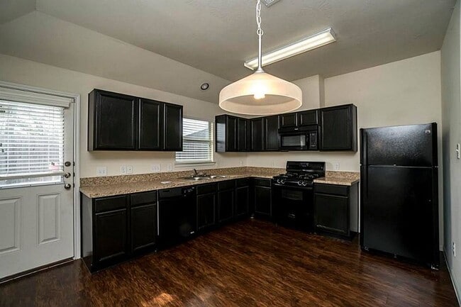 Building Photo - 21435 Palma Grove Way