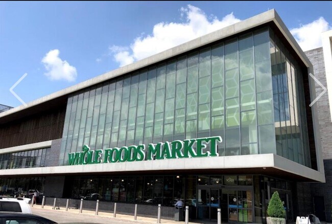 Building Photo - 1901 Post Oak Blvd