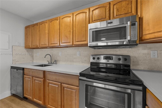 Building Photo - 455 S Pine Island Rd