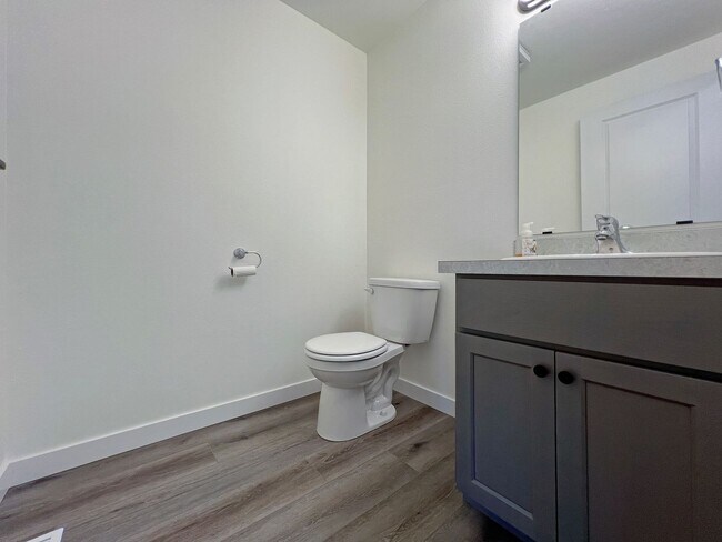 Building Photo - 16241-16243 Curry Ct SE