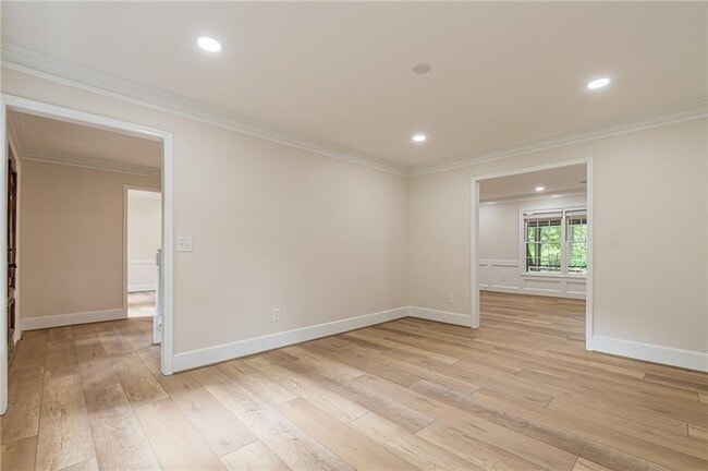 Building Photo - 2911 Bentwood Dr