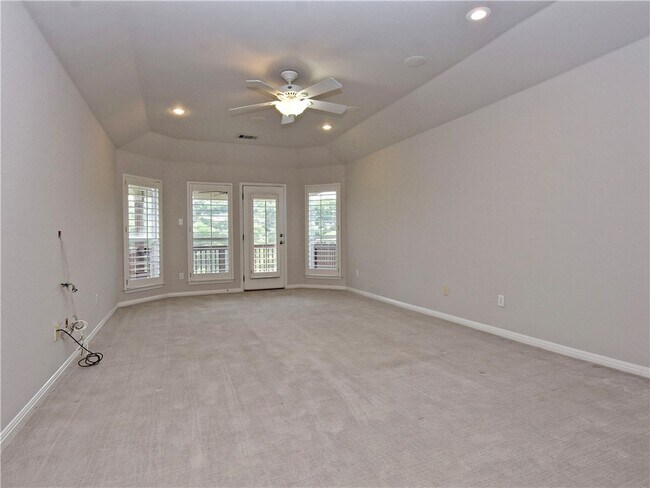 Building Photo - 2006 S Oak Canyon Rd