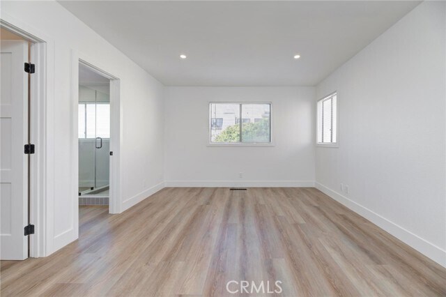 Building Photo - 1090 Loma Dr