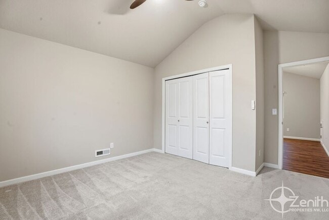 Building Photo - 9019 N Dogwood St