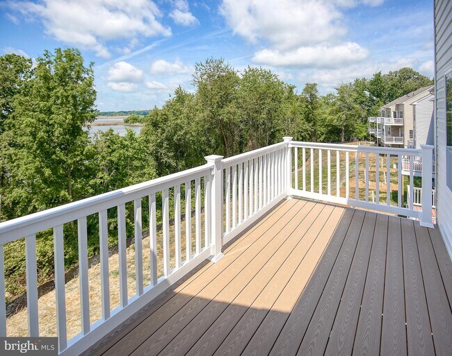 Building Photo - 106 Trails Way