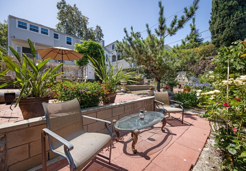 Building Photo - Stunning, remodeled rental in Historic Fra...