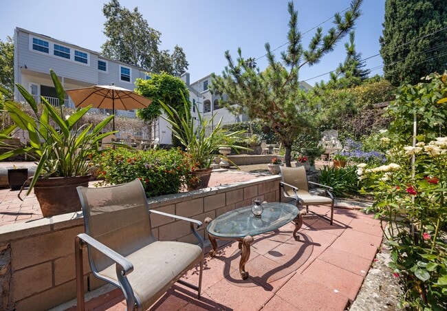Building Photo - Stunning, remodeled rental in Historic Fra...