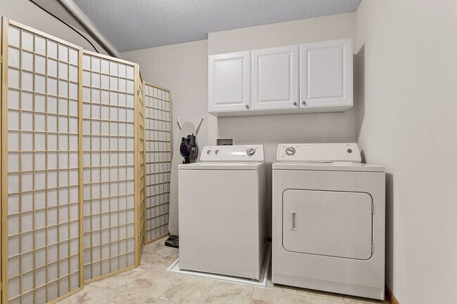Building Photo - Amenity-Packed Bailey’s Arbor Townhome — Available June 1!