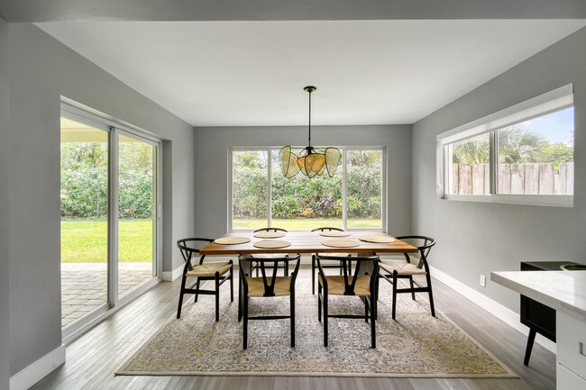 Building Photo - 400 Tequesta Dr