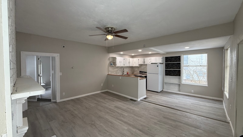 Building Photo - 235 E Main St