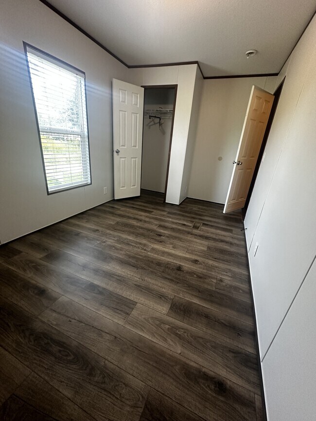 Building Photo - 207 Juniper Rd