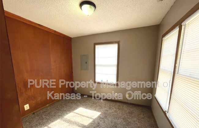 Building Photo - 3209 SE California Ave