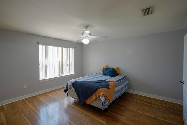 Building Photo - 437 Twin Lakes Ln