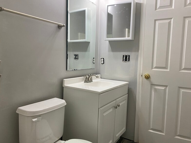 Building Photo - 1493 Sanner Drive