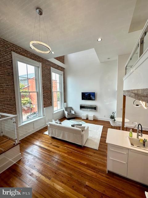 Building Photo - 171 E Davis St