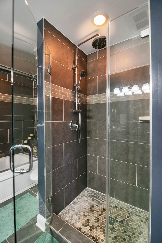 Building Photo - 5213 D St SE