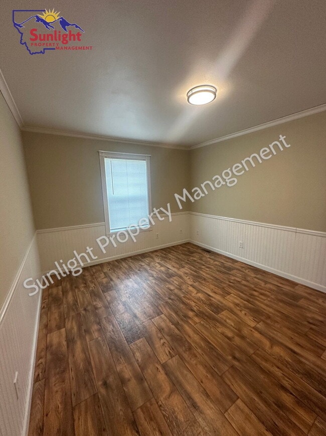 Building Photo - Charming Country Home with Bonus Room and ...