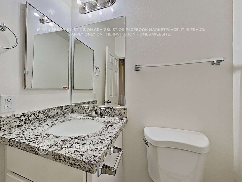 Building Photo - 16105 N 159th Dr