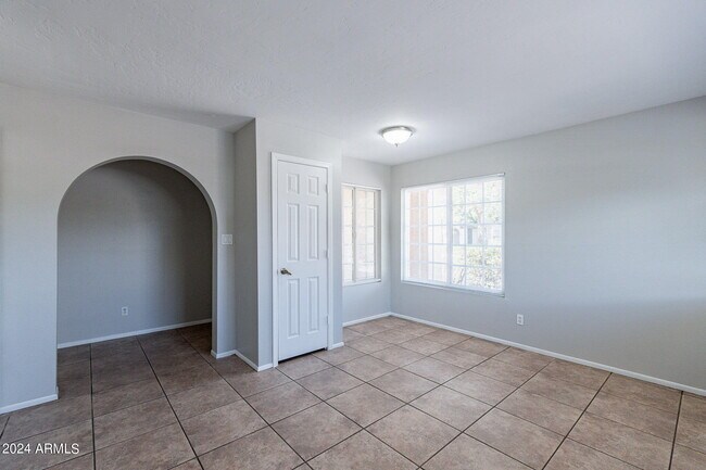 Building Photo - 4315 W Morrow Dr