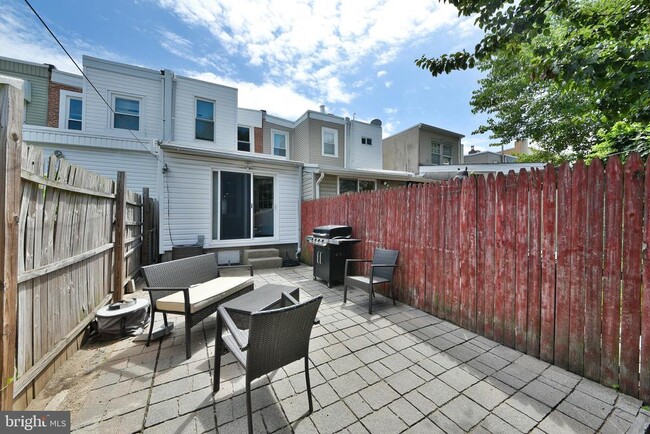 Building Photo - 3120 Almond St