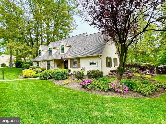 Building Photo - 204 Weatherstone Dr