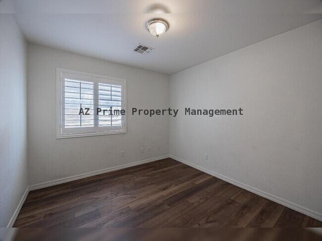 Building Photo - 10960 W Taft St