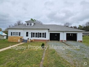 Building Photo - 3050 Swepsonville-Saxapahaw Rd