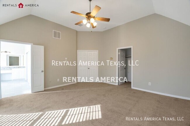 Building Photo - Villas at Suncreek, Allen! Beautiful 5 Bed...