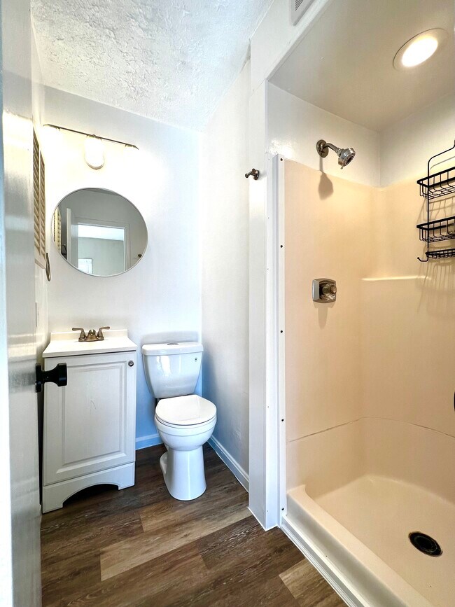 Building Photo - 82 E Lorain St