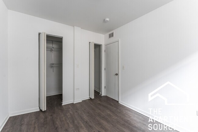 Building Photo - 940 W Winona St