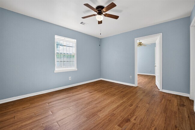 Building Photo - 4813 Brinkley St