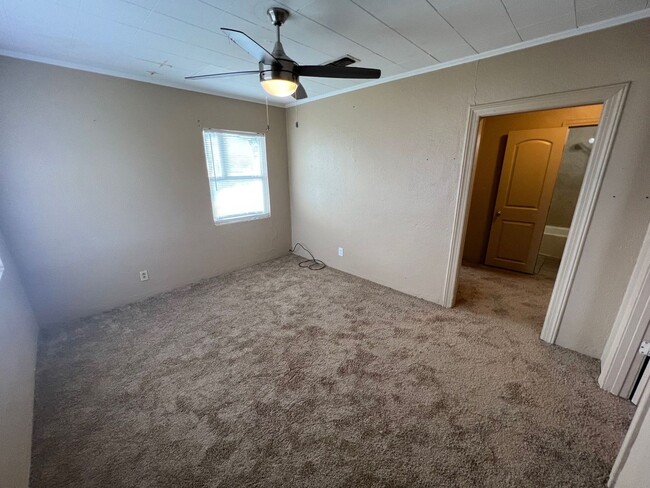 Building Photo - Northwest Pensacola - 2 bedroom, 1 bathroom