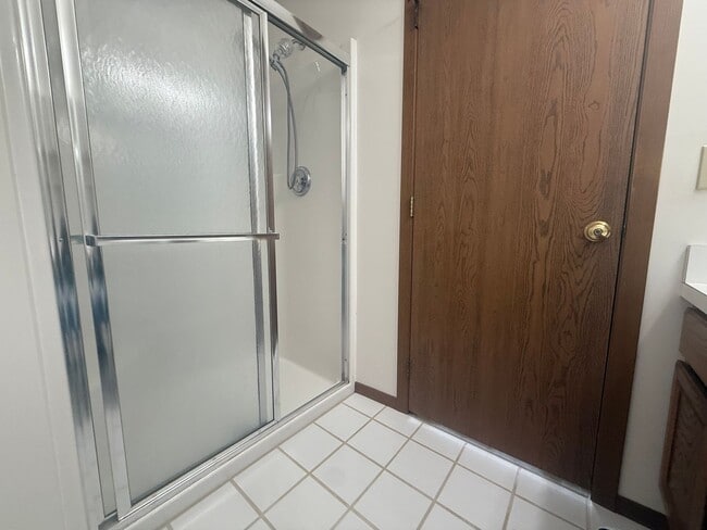 Building Photo - 2-Bedrom Condo Apartment in Broadview Hts!!