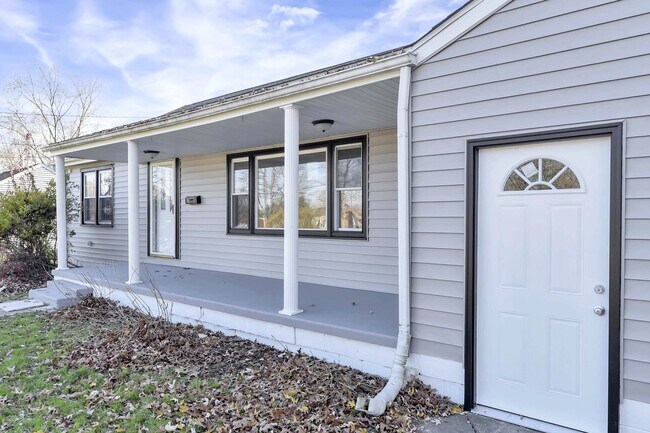 Building Photo - 337 Glendola Ave NW