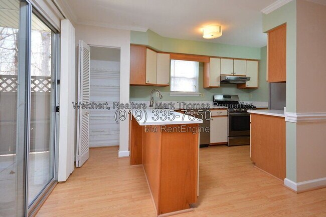 Building Photo - 425 Summerwalk Cir