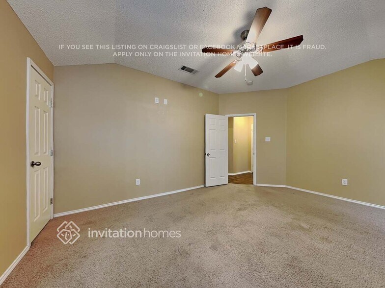 Building Photo - 2720 Briscoe Dr