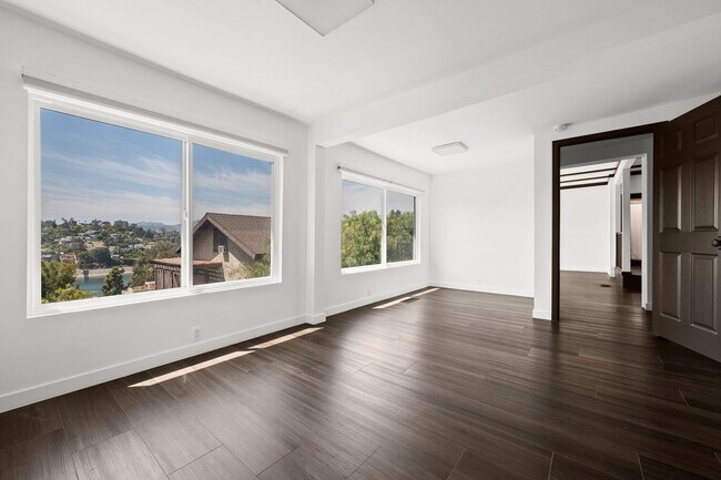 Building Photo - 1915 Apex Ave