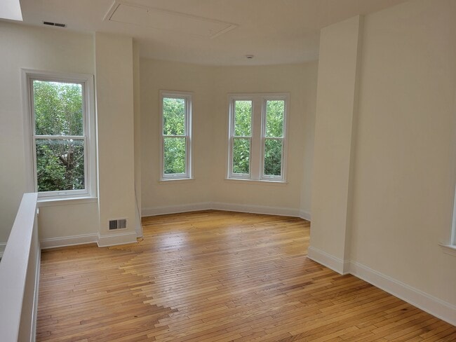 Building Photo - 255 10th St NE