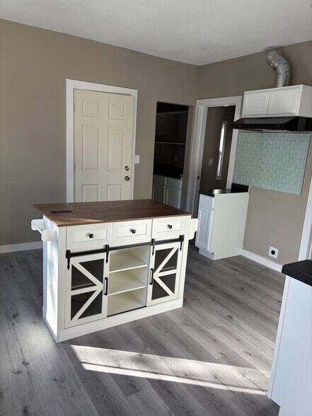 Building Photo - 1433 N 39th St