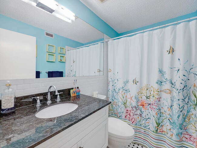 Building Photo - 501 Mainsail Cir