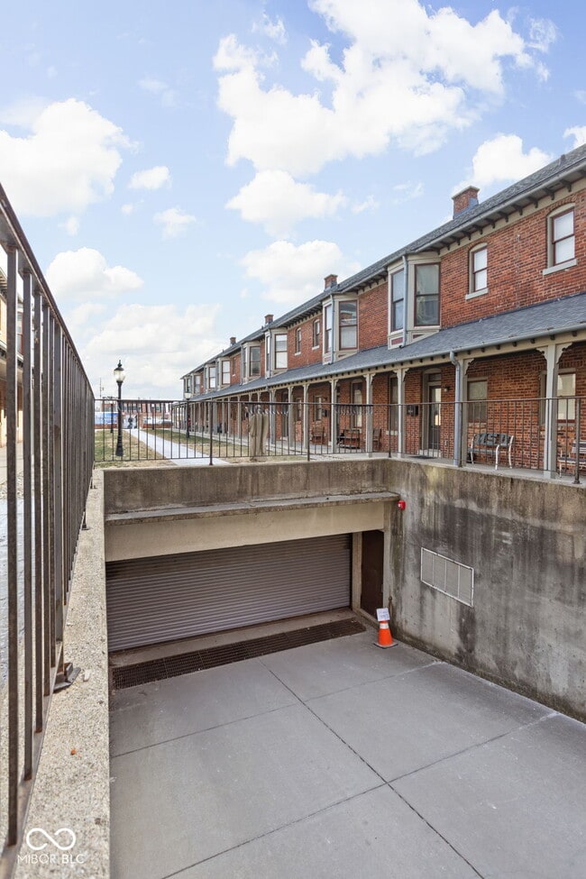 Building Photo - 1448 N Illinois St