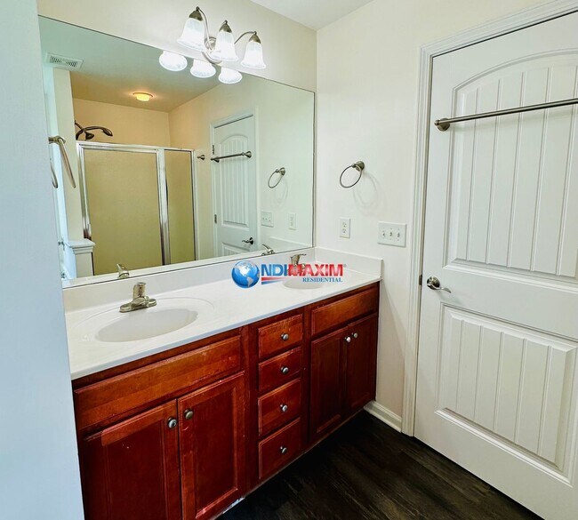 Building Photo - Very nice ranch in the MILL CREEK cluster ...