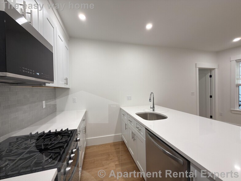 Building Photo - 406 Columbia St