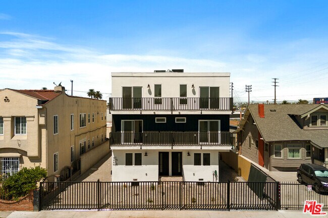 Primary Photo - 1619 2nd Ave
