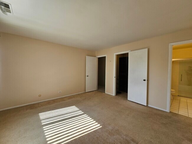 Building Photo - 1120 Woodbury Ln